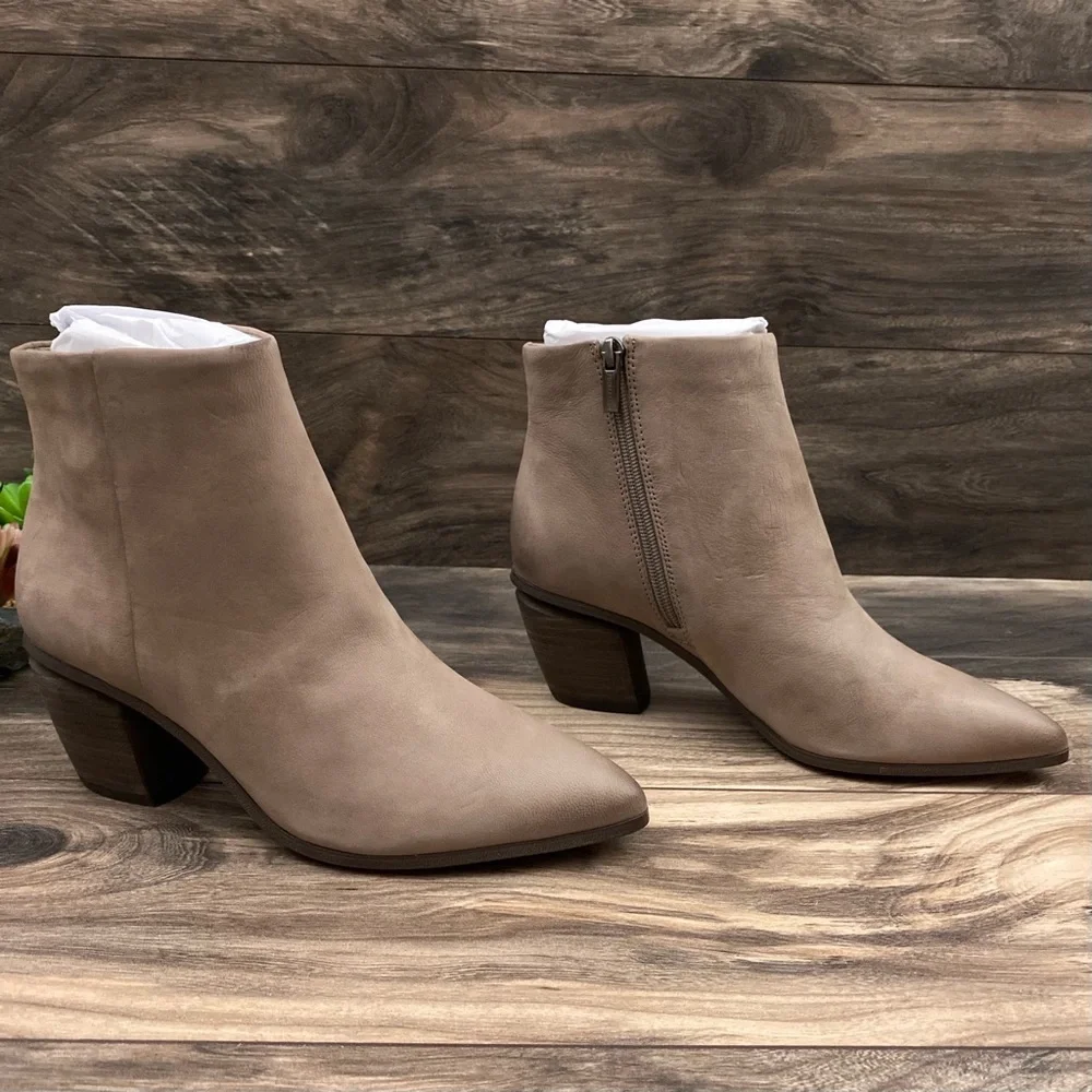 NIB Vince Camuto Grasem Pointy Toe Western Bootie - Picture 11 of 16